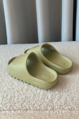 Шльопанці Yeezy 9533 Фото 2